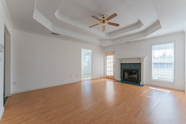 Building Photo - 290 Stone Hill Dr