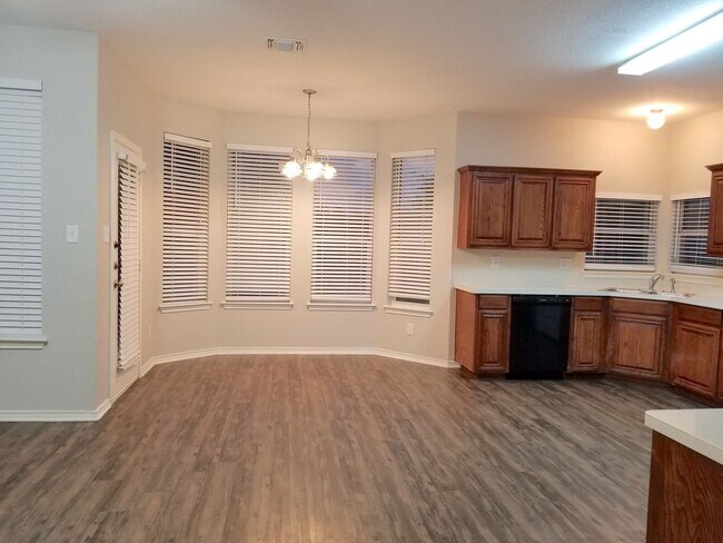 Foto del edificio - Spacious Rental Home!