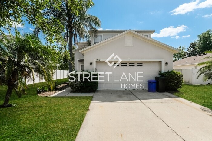 Primary Photo - Spacious 4 Bedroom in Spring Hill!