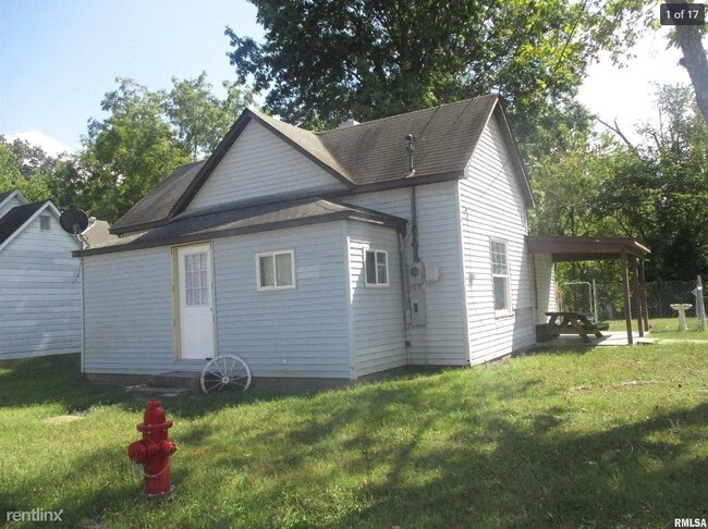 Building Photo - 2 br, 1 bath House - 202 East Coal Street