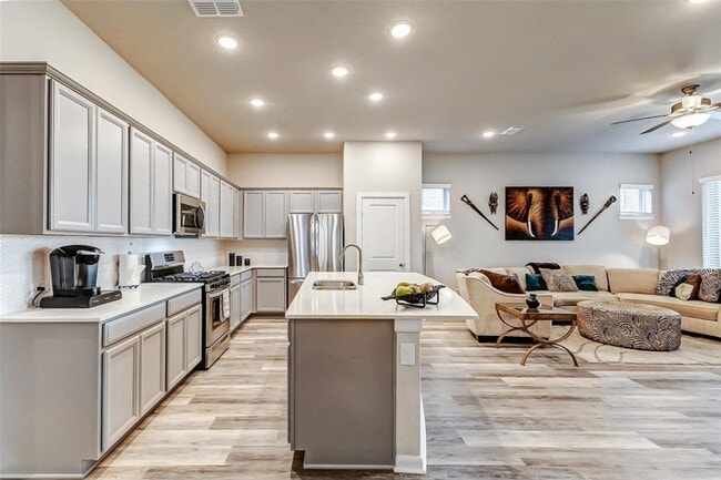 Building Photo - 5110 Morrison Dr