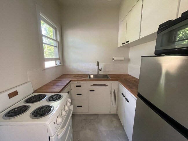 Foto del edificio - One Bedroom Apartment in Mattawan