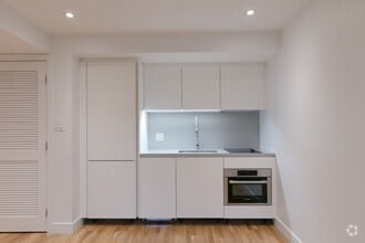 Building Photo - 3195 Av. Van Horne