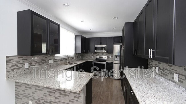 Building Photo - 205 Brook Creek Dr