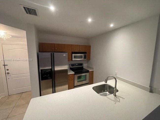 Foto del edificio - 2400 SW 27th Ave