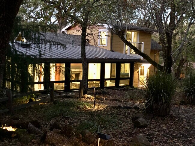 Building Photo - 4170 Wake Robin Dr