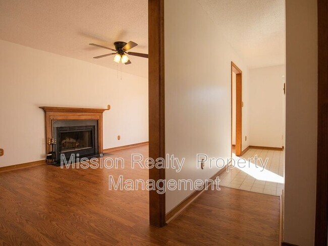 Building Photo - 7412 Pineleaf Dr