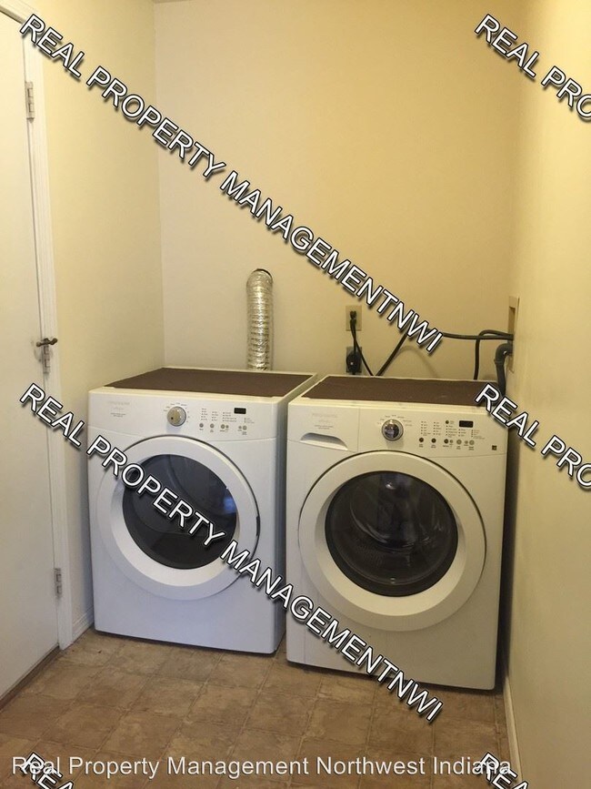 Foto del edificio - 2 br, 2 bath House - 614 E. 92nd Place