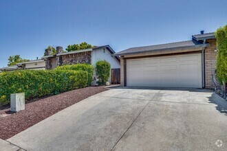 Building Photo - 5748 Canna Ln