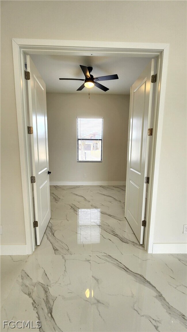 Foto del edificio - 4622 Gene Ave N