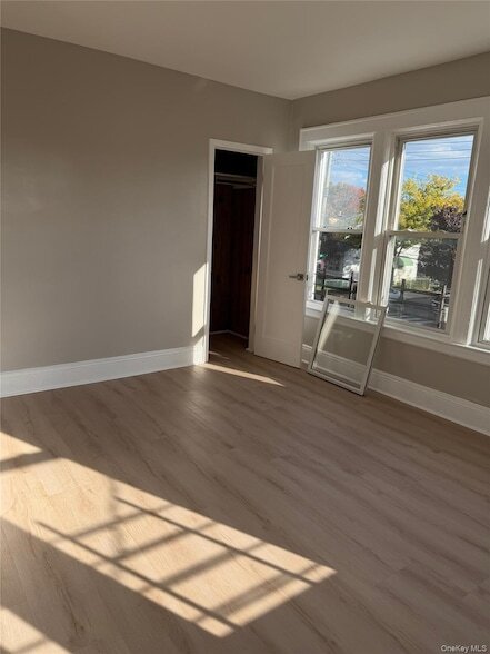 Foto del edificio - 87-15 Sutter Ave