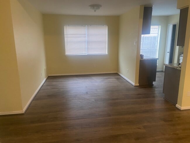 Building Photo - 502 Brookford Dr