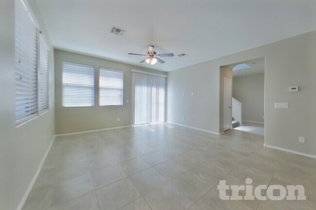 Foto del edificio - 323 N 56th Pl