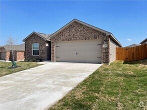 Building Photo - 120 Fairfax Ln
