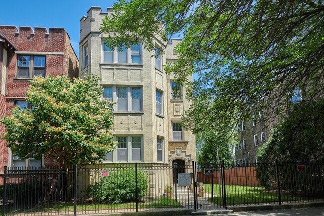 Building Photo - 5439 N Campbell Ave