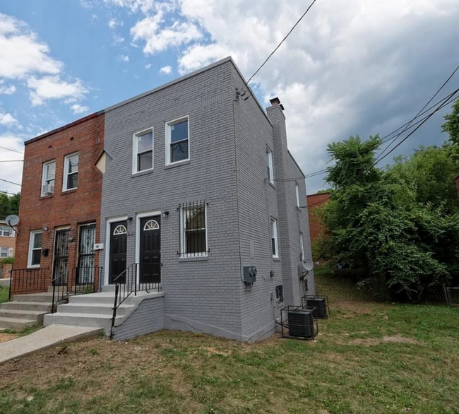 Photo - 3502 7th St NE House