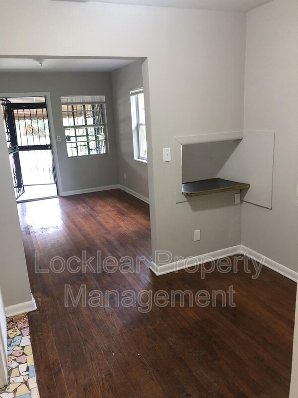 Building Photo - 1570 W 34th St