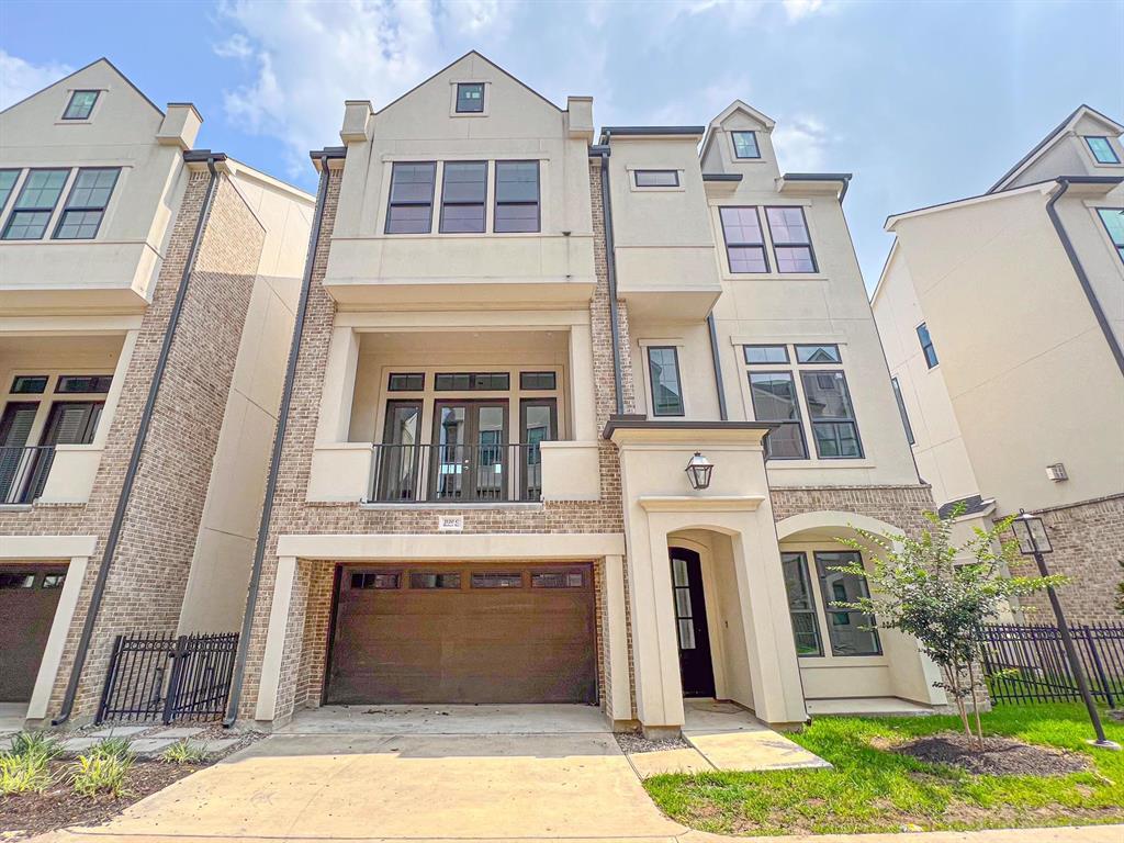 Foto principal - 2120 Blalock Rd