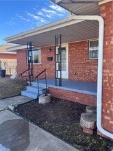Building Photo - 1112 W Robinson St