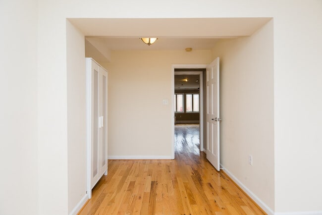 Foto del edificio - 3328 Sherman Ave NW