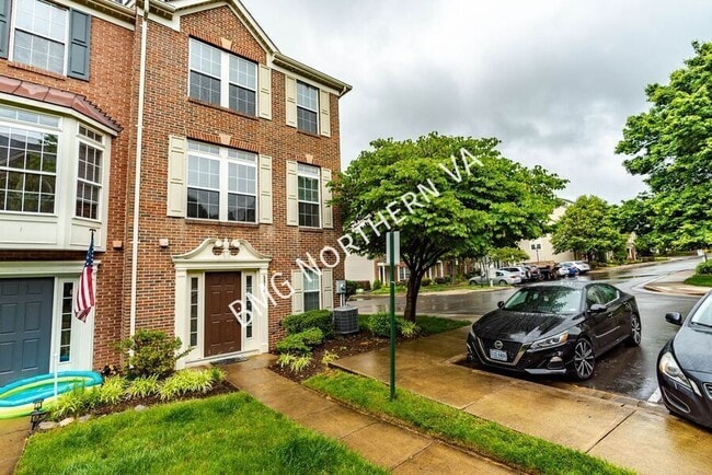 Building Photo - 5819 Pearson Ln