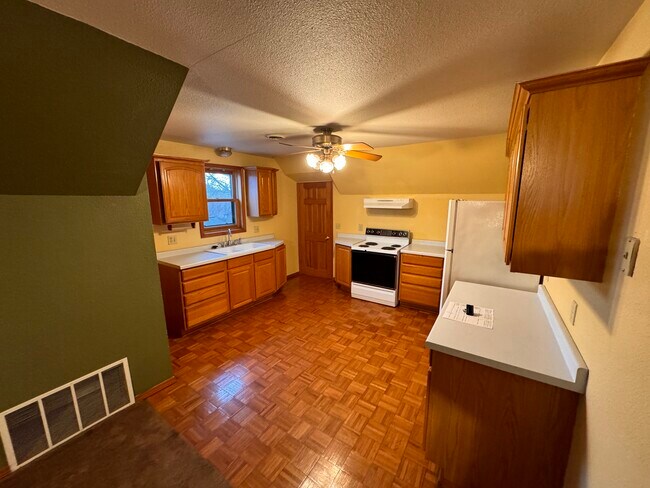 Building Photo - 1216 S 21st St