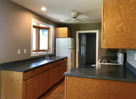 Foto del edificio - 5413 Summerville Ave