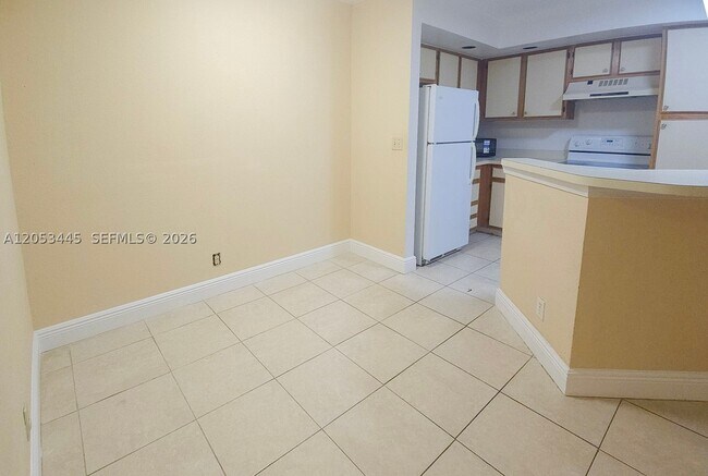 Foto del edificio - 3310 Pinewalk Dr N