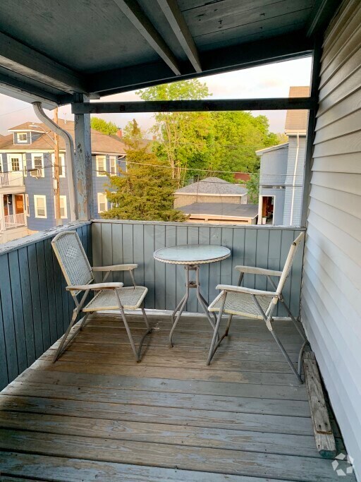 3 Bedroom Dog Friendly Apartments For Rent in Somerville, MA with