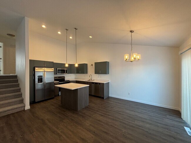 Foto del edificio - 3 Bed 3 Bath Townhome