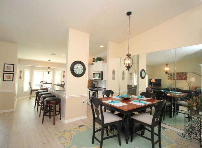 Foto del edificio - 2820 Cypress Trace Cir