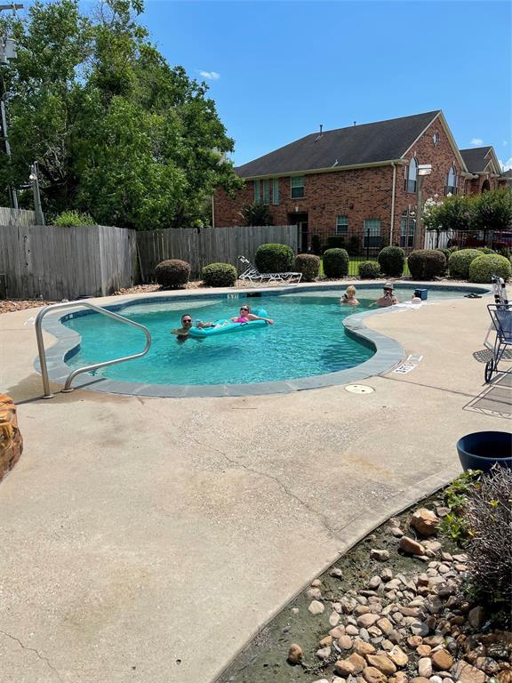 Foto del edificio - 1408 S Friendswood Dr