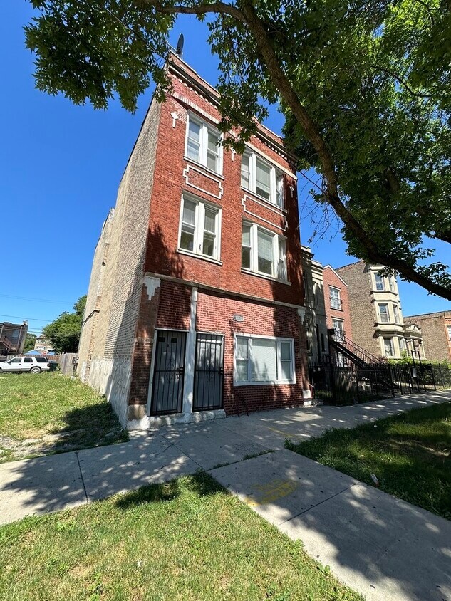 Primary Photo - 1550 S Christiana Ave