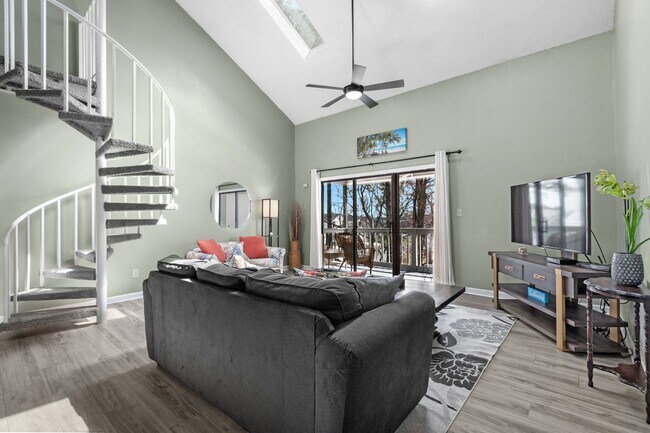 Building Photo - Free Utilities!! Seasonal Rental Available...