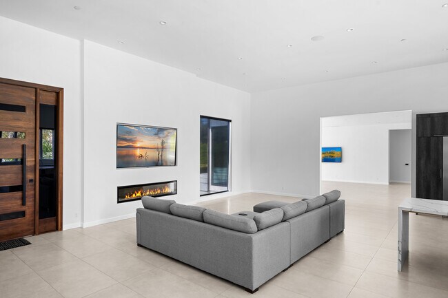 Foto del edificio - 8422 White Oak Ave