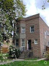 Building Photo - 4022 N Avers Ave