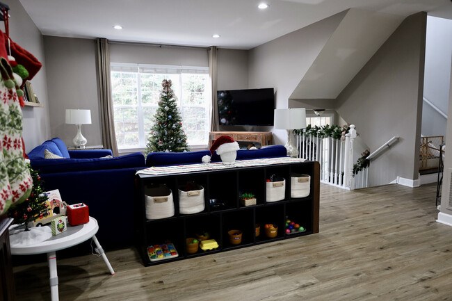 Family Room - 1674 Deer Pointe Dr