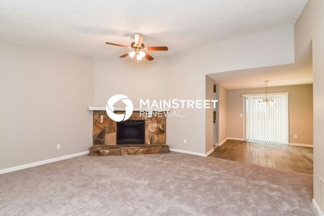 Foto del edificio - 3 Bedroom Pet-Friendly Home in Norcross, G...