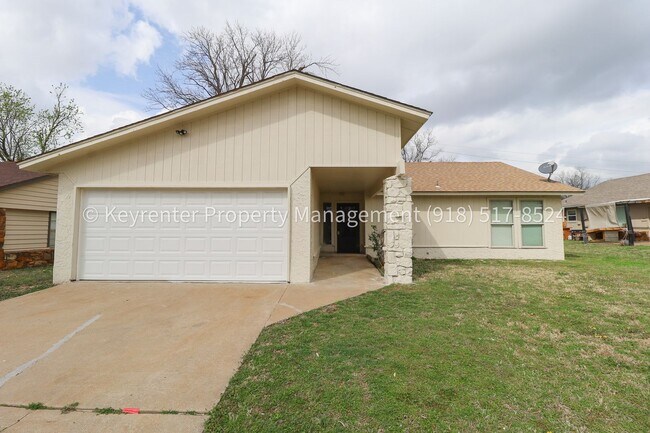 Foto del edificio - Beautifully Updated Home in Prime East Tulsa Location