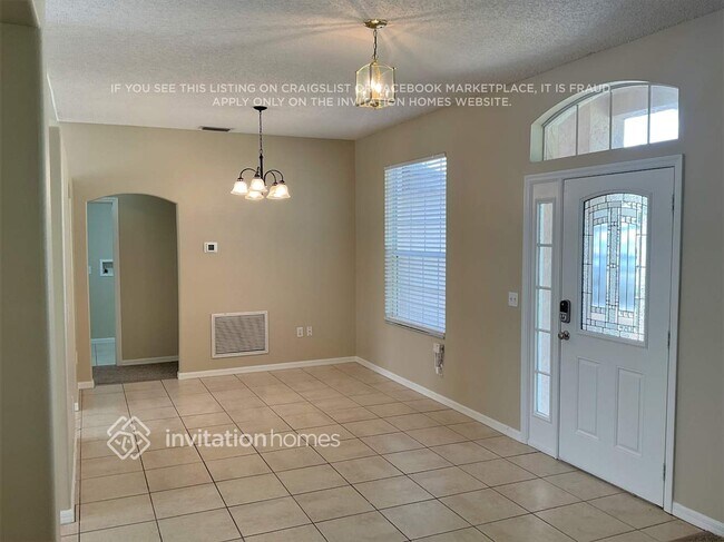 Building Photo - 1720 Umbrella Tree Dr