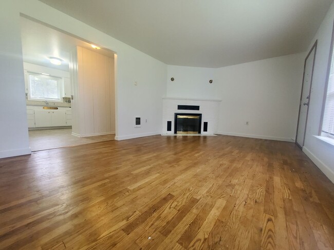 Foto del edificio - 2 Bdrm, 1 bath, 832sf home in Spanaway $1795