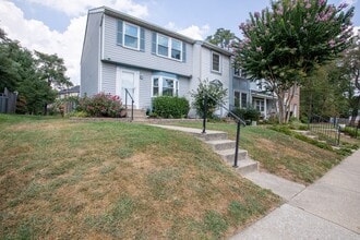 Building Photo - 6078 Cedar Wood Dr