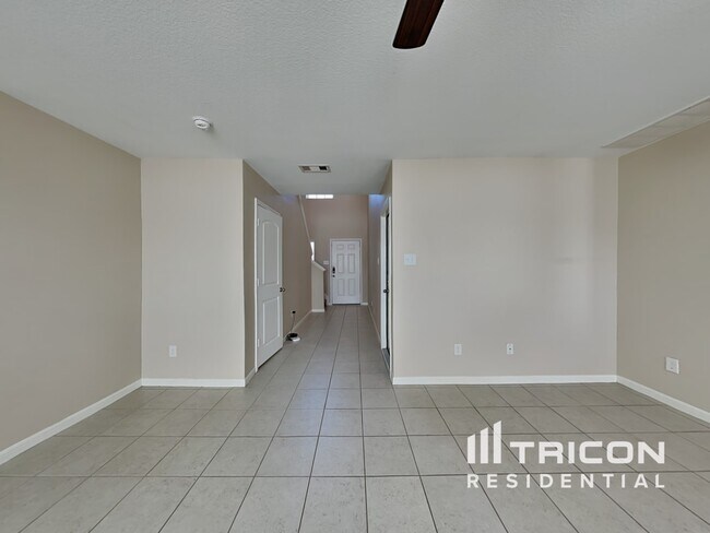 Building Photo - 900 American Monarch Dr