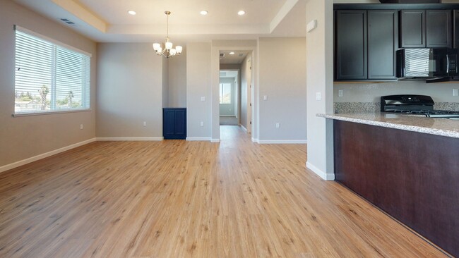 Building Photo - Single Family Residence