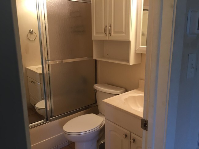 Foto del edificio - 1350 Jarecki Ave