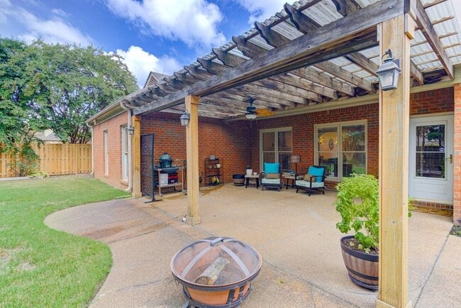 Building Photo - 1775 Hartwell Manor N