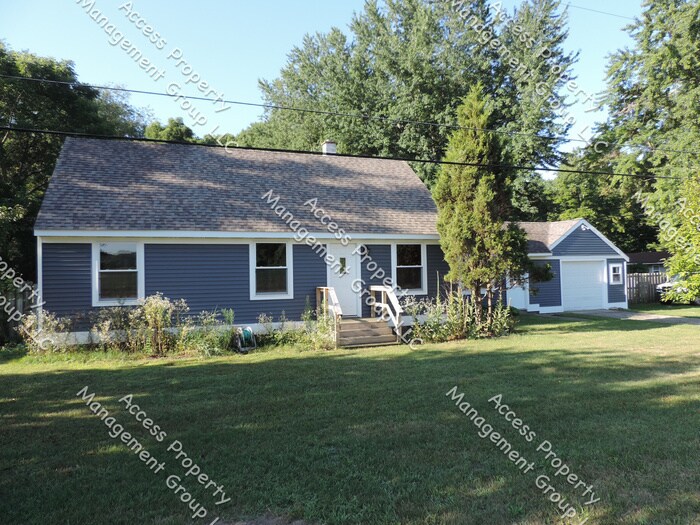 Primary Photo - Three Bedroom Home Between GVSU and Standale