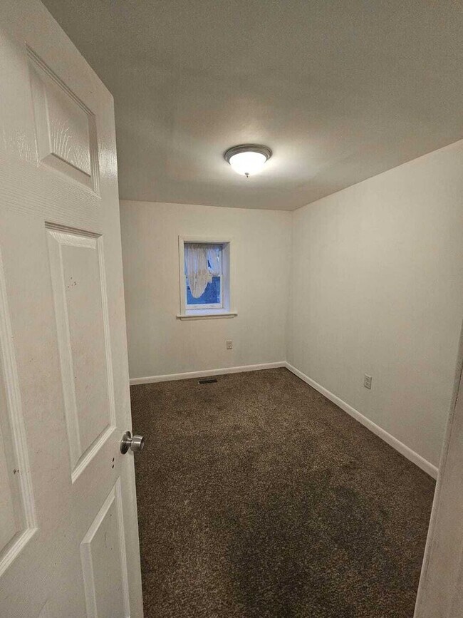 Foto del edificio - 219 N Lawrence St