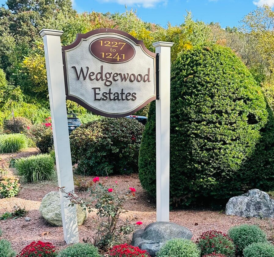 1241 Lawrence St Unit 303, Lowell, MA 01852 Condo for Rent in Lowell, MA