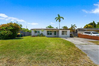 Building Photo - 2748 SW 46th Ct
